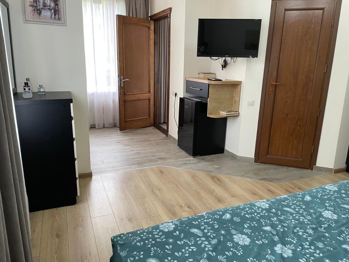 Temo Guest House 10 باتومي المظهر الخارجي الصورة