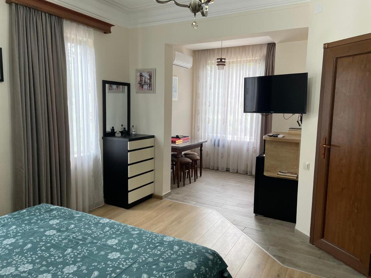 Temo Guest House 10 باتومي المظهر الخارجي الصورة